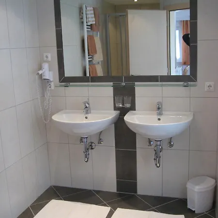 Aparthotel Amontanara 3*