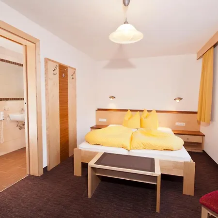 Amontanara Aparthotel 3*