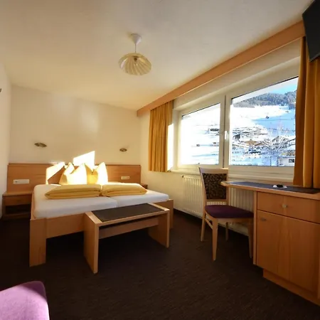 Aparthotel Amontanara 3*