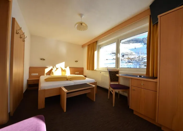 Aparthotel Amontanara 3*